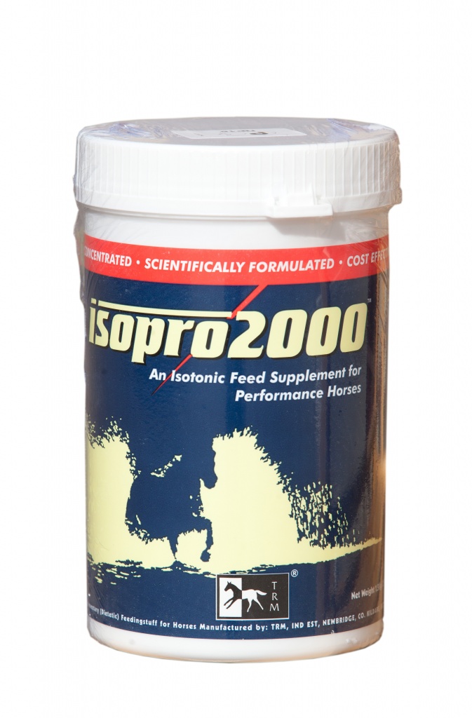 Подкормка "Изопро 2000" с электролитами и цитратом натрия для борьбы с синдромом скованных мышц.